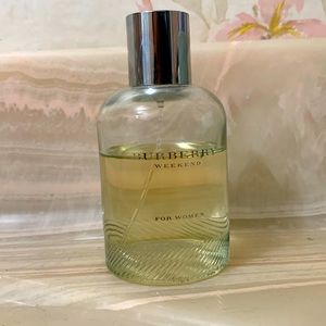 Burberry Weekend perfume
